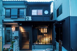 Exterior detail - Kyoran Satsukitei (Kyoto)