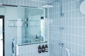 Hair dryer, soap, shampoo - Ubusuna Kubikai (Itoshima)