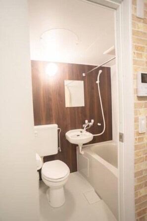Bathroom - Blue House (Hiroshima)