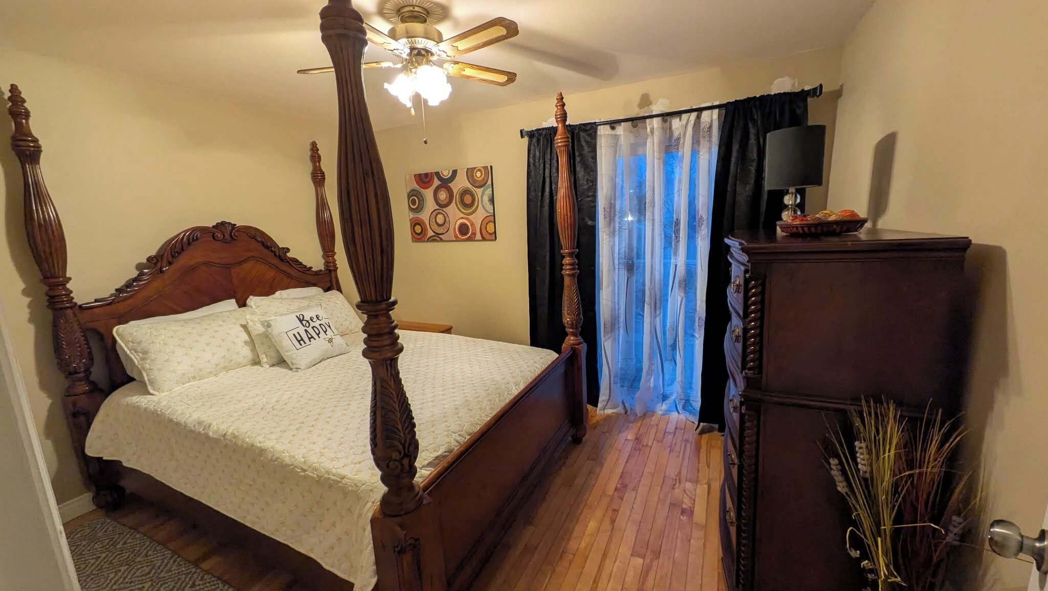 3 chambres, fer et planche à repasser, Wi-Fi gratuit, draps fournis