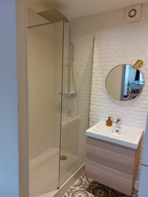 Bathroom - Le Bompard (Rodez)