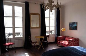 3 chambres, fer et planche à repasser, accès Internet, draps fournis