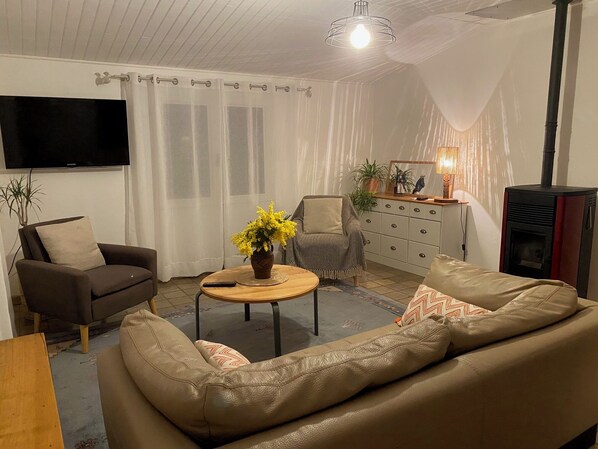 Living area - Vrbo Property (Pignan)
