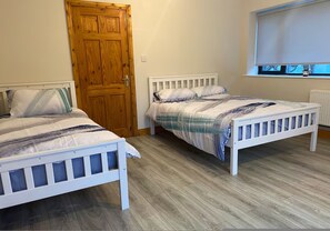 House, Smoking - Charming Countryside Retreat Near Kilkenny Parking EV Charging (Moffat)