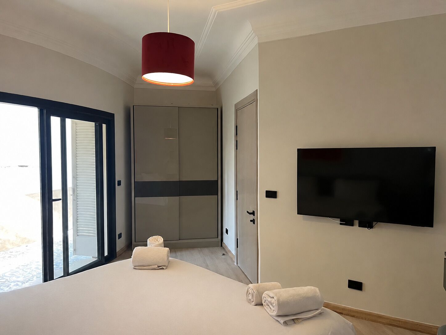 Minibar, wifi gratis y ropa de cama 