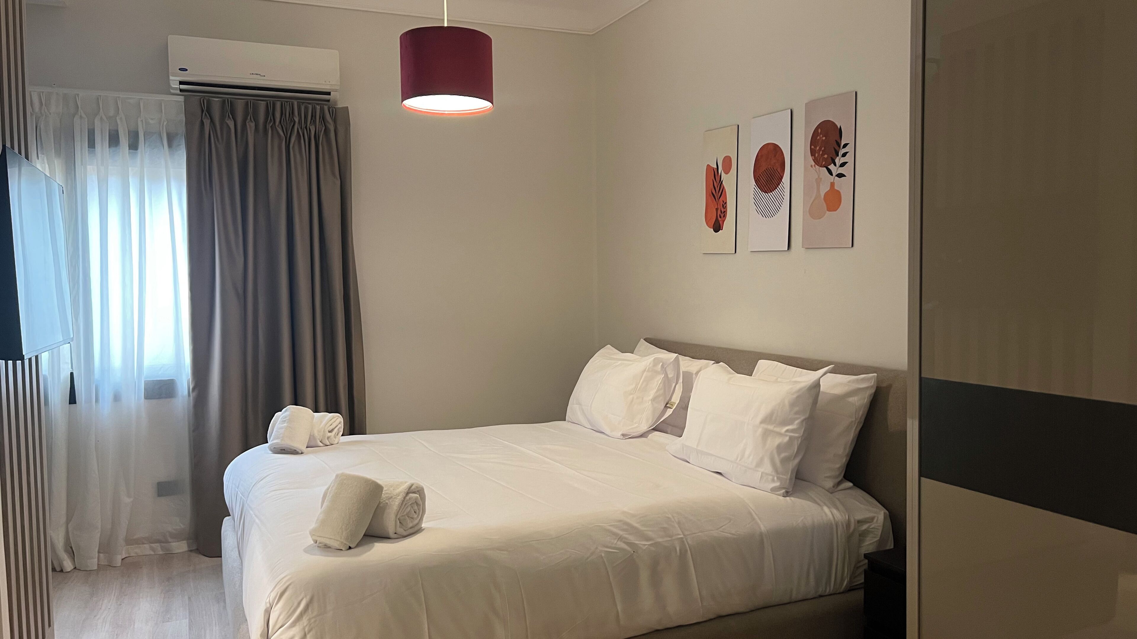 Minibar, wifi gratis y ropa de cama 