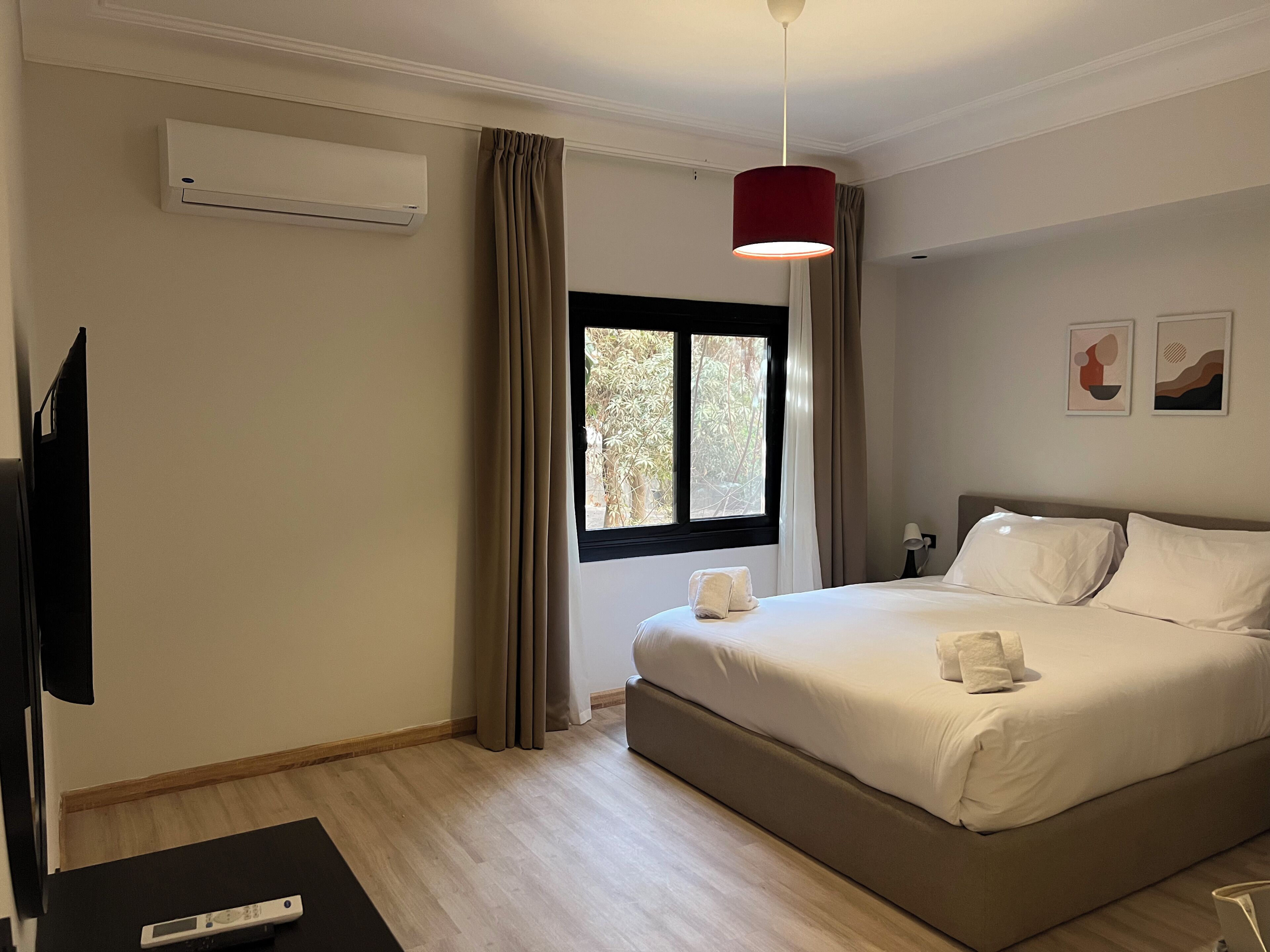Minibar, wifi gratis y ropa de cama 