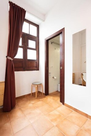 Comfort Double Room | Bathroom | Towels, soap, shampoo, toilet paper - TenoHomes Tabaiba Guesthouse (Buenavista del Norte)