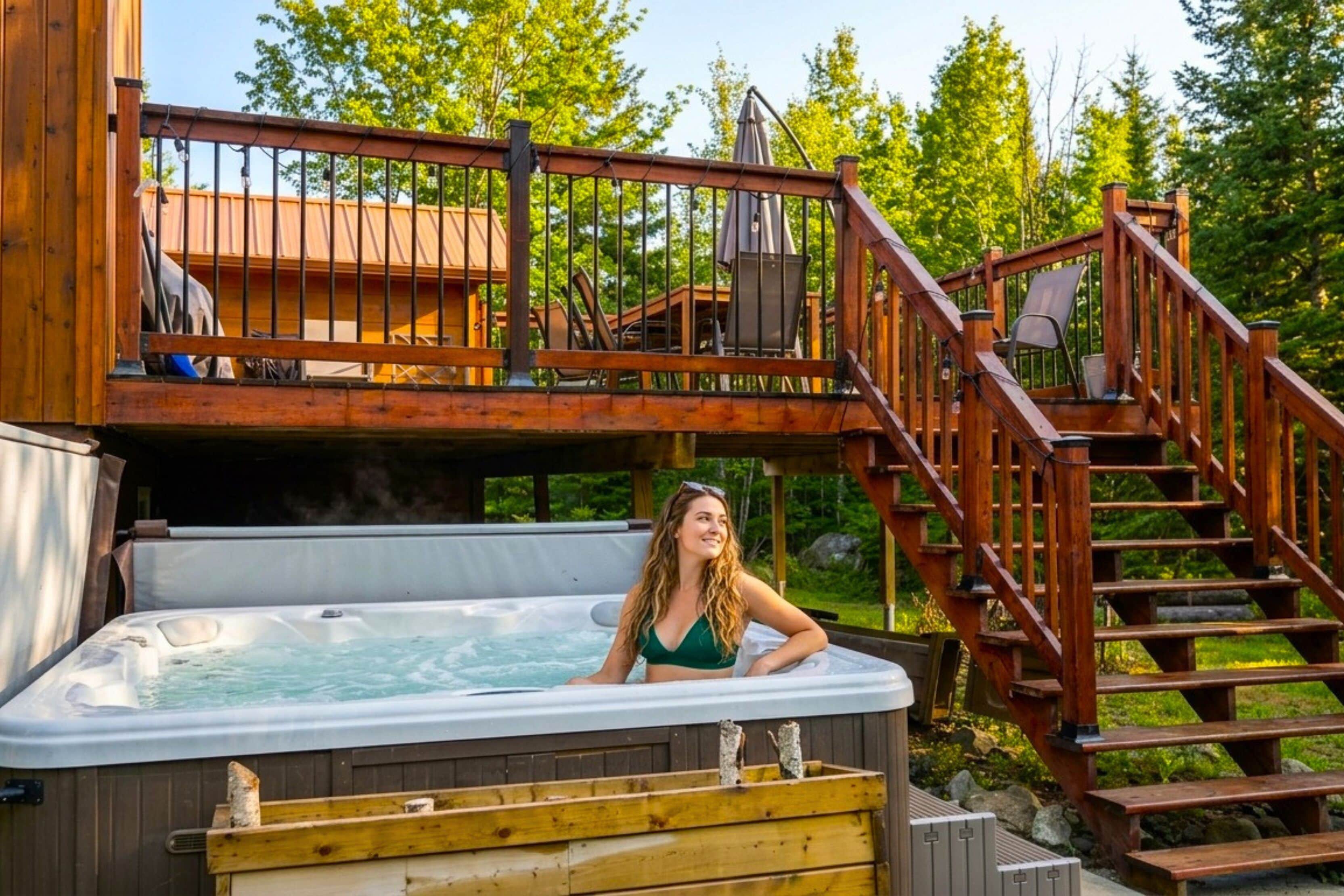 Outdoor spa tub