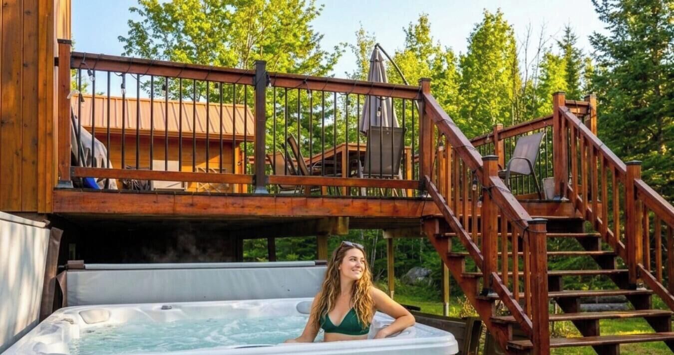 Outdoor spa tub