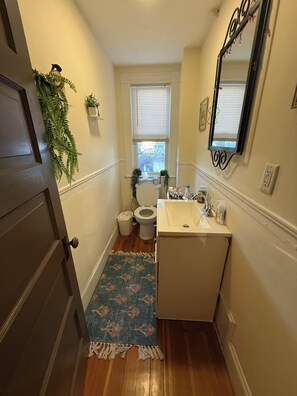 Dusche, Handtücher, Toilettenpapier