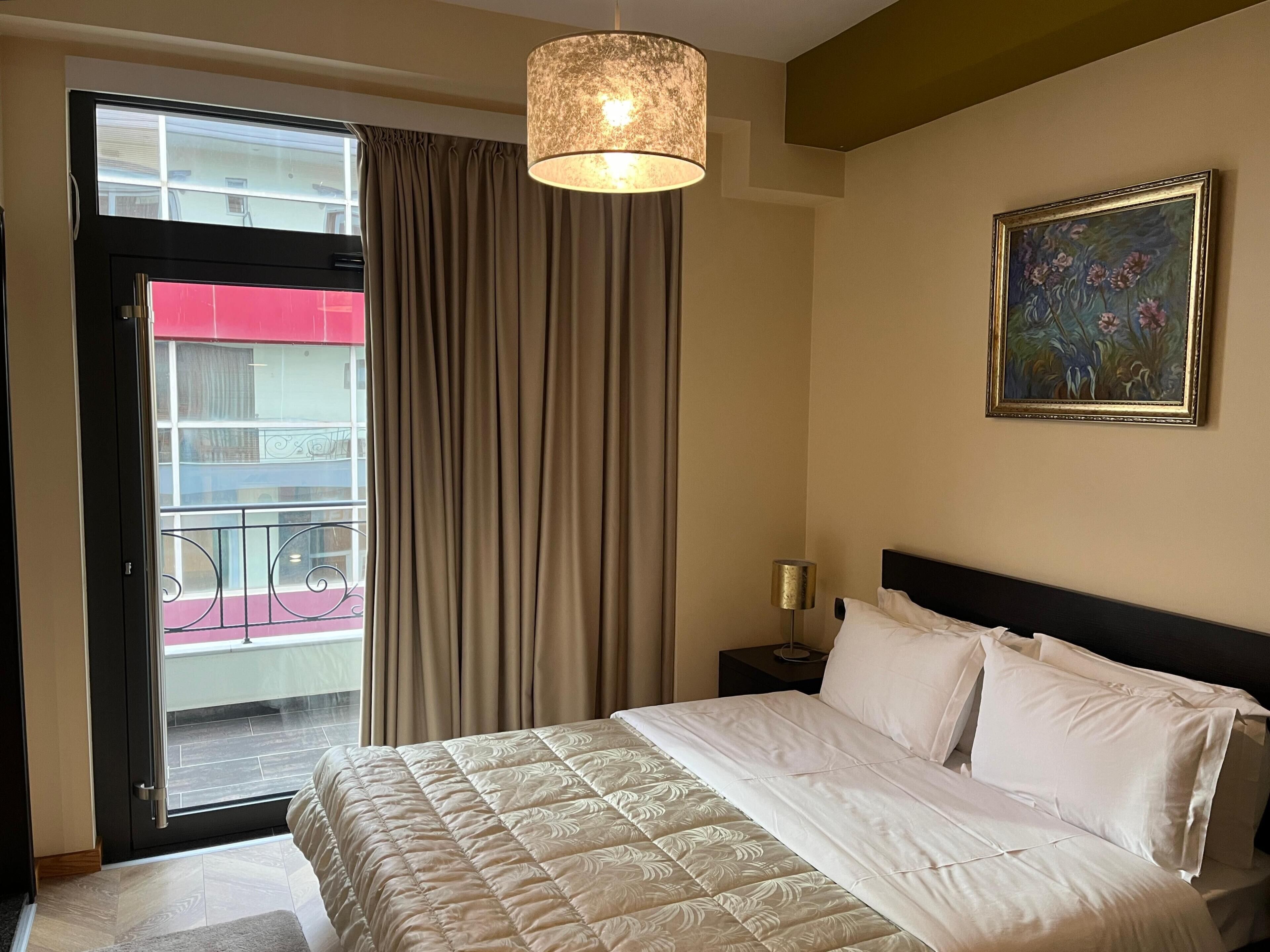 Deluxe Double Room, Mountain View | Minibar, desk, soundproofing, free WiFi