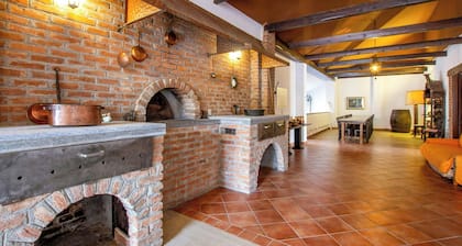 Stylish villa in its own vineyard with pool