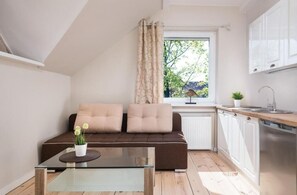 Classic Apartment, Garden View | Living area - Surfvilla (Łeba)