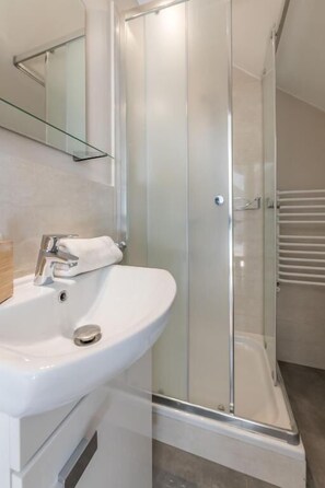 Double Room, Garden View | Bathroom