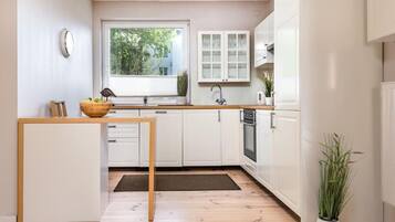 Apartment, Garden View | Private kitchen
