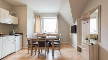 Classic Apartment | Dining