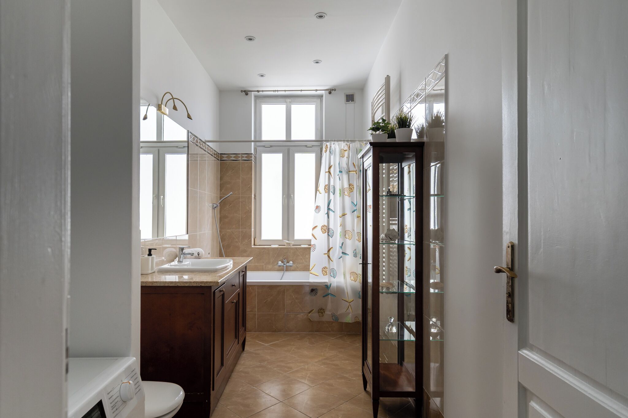 Apartamento, balcón, vistas a la ciudad | Baño