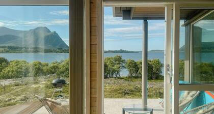 Funkishytte mit Meerblick auf Andøya, Vesterålen