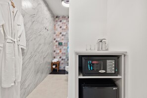 Standard Room | Interior - The Weekender Hotel (San Juan)