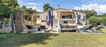 Villa la Chiappa: Seaside, Heated Pool & Jacuzzi