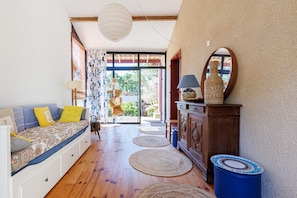 Interior - Villa “Golf” with Shared Pool, Private Terrace, and Private Garden (Moliets-et-Maa)
