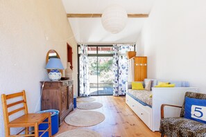 Room - Villa “Golf” with Shared Pool, Private Terrace, and Private Garden (Moliets-et-Maa)