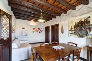 Interior - Traditional House with Fishing Boat Views in Chioggia (Chioggia)