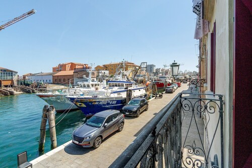 Traditional House with Fishing Boat Views in Chioggia