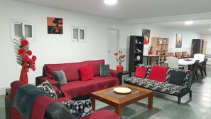 Fernseher, Tischtennisplatte