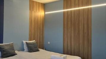 Family Room, Mountain View | Free WiFi