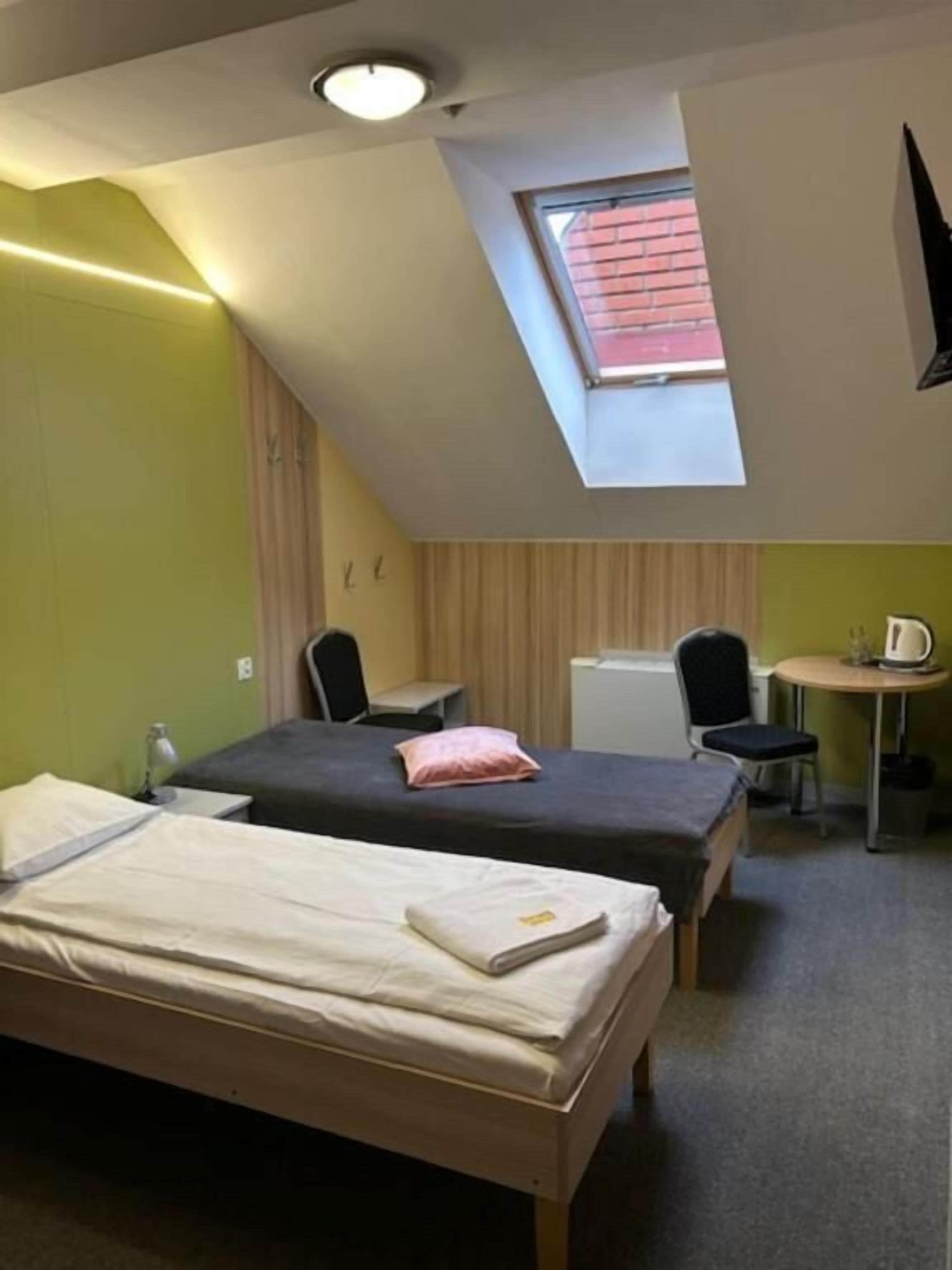 Basic Single Room | Free WiFi, bed sheets