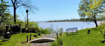 Beautiful, relaxing lakeside getaway amid lush gardens and stunning views