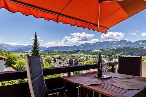 Ferienwohnung Keller Am Kalvarienberg mit Balkon und WLAN