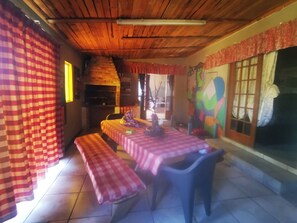 Casa, 4 quartos, acessível, para fumantes | Sala de jantar
