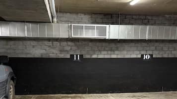 Estudio, 1 habitación, fumadores, patio | Aparcamiento | Aparcamiento limitado