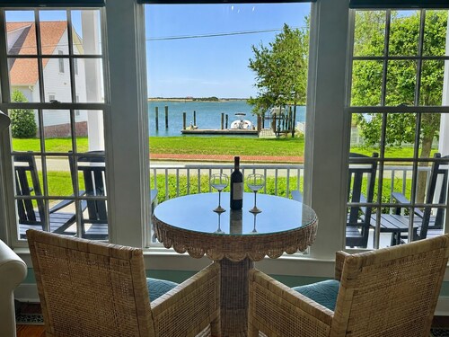 Waterfront walks to downtown Beaufort! Wild horses, Global boats, Luxury sunsets