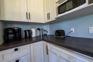 Private kitchen - Vrbo Property (Gaspé)