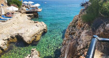 Azure Haven - A Seaside Retreat Surrounded by Nature