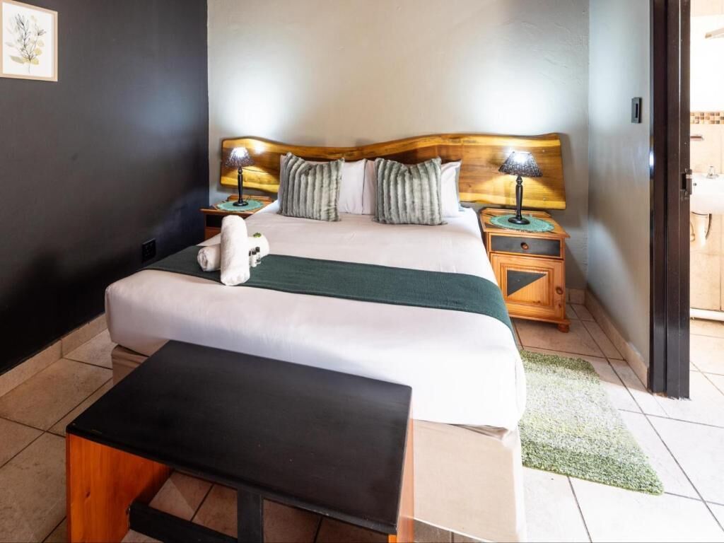 Comfort Double Room, Garden View | In-room safe, desk, iron/ironing board, free WiFi
