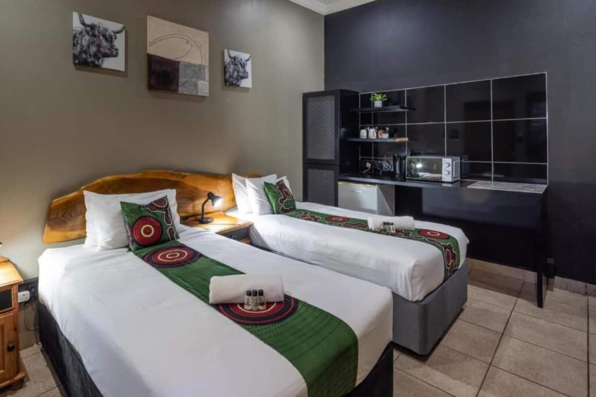 Comfort Double Room, Garden View | In-room safe, desk, iron/ironing board, free WiFi