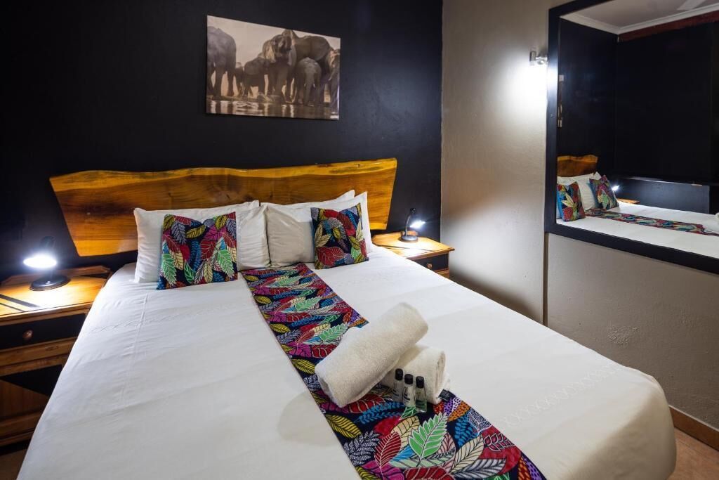 In-room safe, desk, iron/ironing board, free WiFi