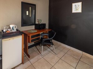 Comfort Double Room, Garden View | Interior - Eco Lodge Lephalale (Lephalale)
