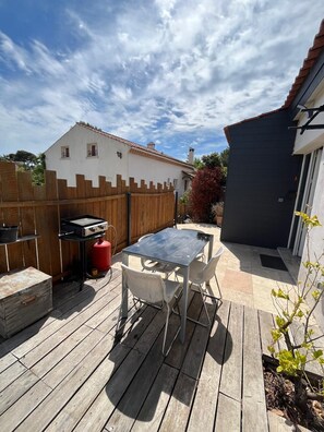 Outdoor dining - Charming cottage in Provence (La Cadière-d'Azur)