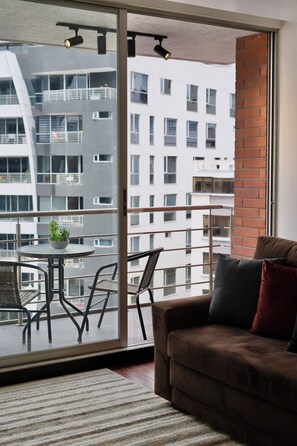 Business Suite, City View | Interior - Livorno Suites (Quito)