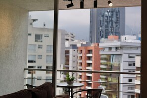 Business Suite, City View | Interior - Livorno Suites (Quito)