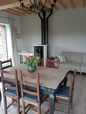 Interior - Bed and Breakfast 'Chambre Velours' with Shared Pool, Shared Terrace and Shared Garden (Saint-Martin-Lestra)