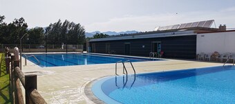 Holiday Home 'Pisto' with Mountain Views, Pool Access and Air Conditioning