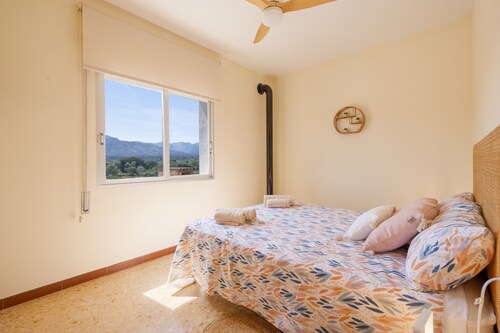 Ferienhaus 'Pisto' mit Bergblick, Poolzugang und Klimaanlage