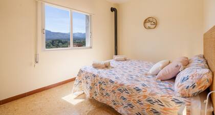 Ferienhaus 'Pisto' mit Bergblick, Poolzugang und Klimaanlage